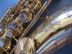 Photo of tenor saxophone keys