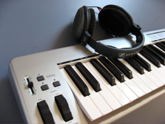 MIDI keyboard